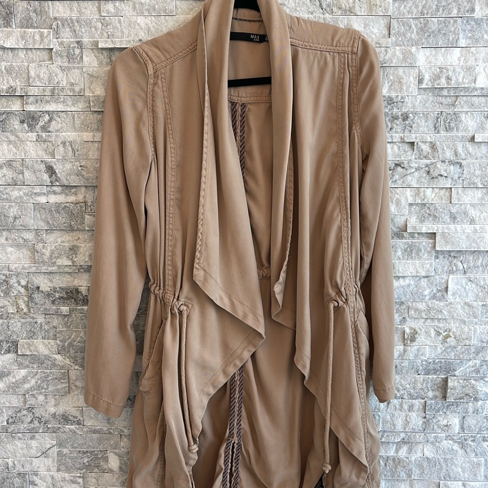 Light weight fall jacket